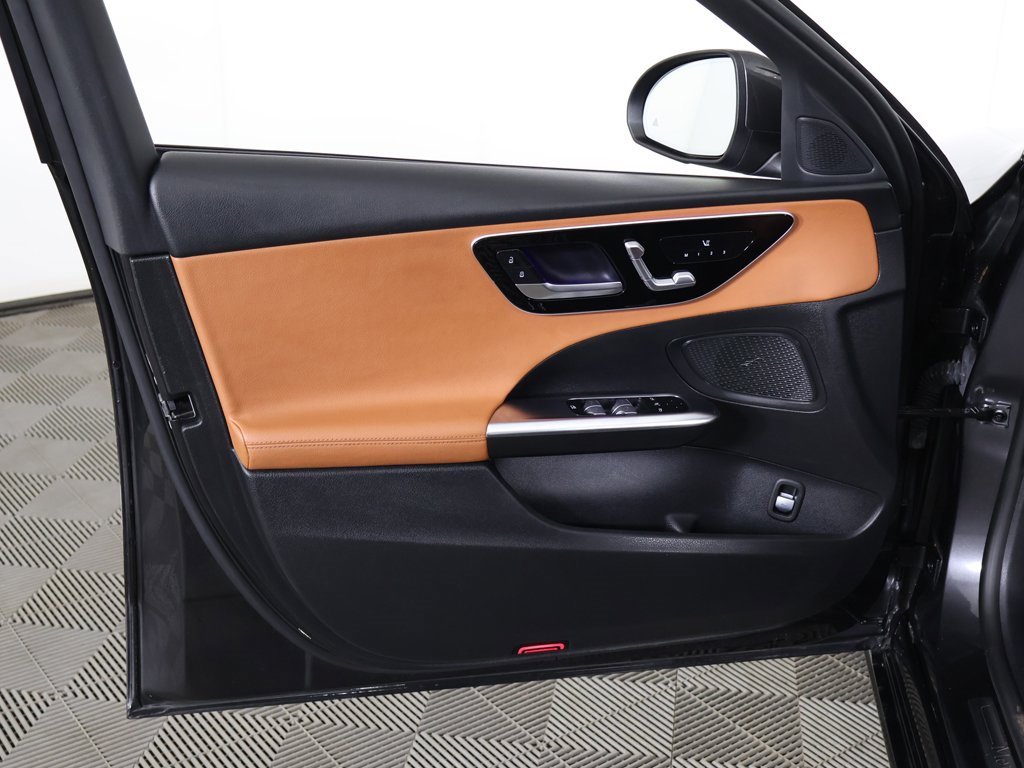 Used 2023 Mercedes-Benz C 300 4MATIC Sedan image 23