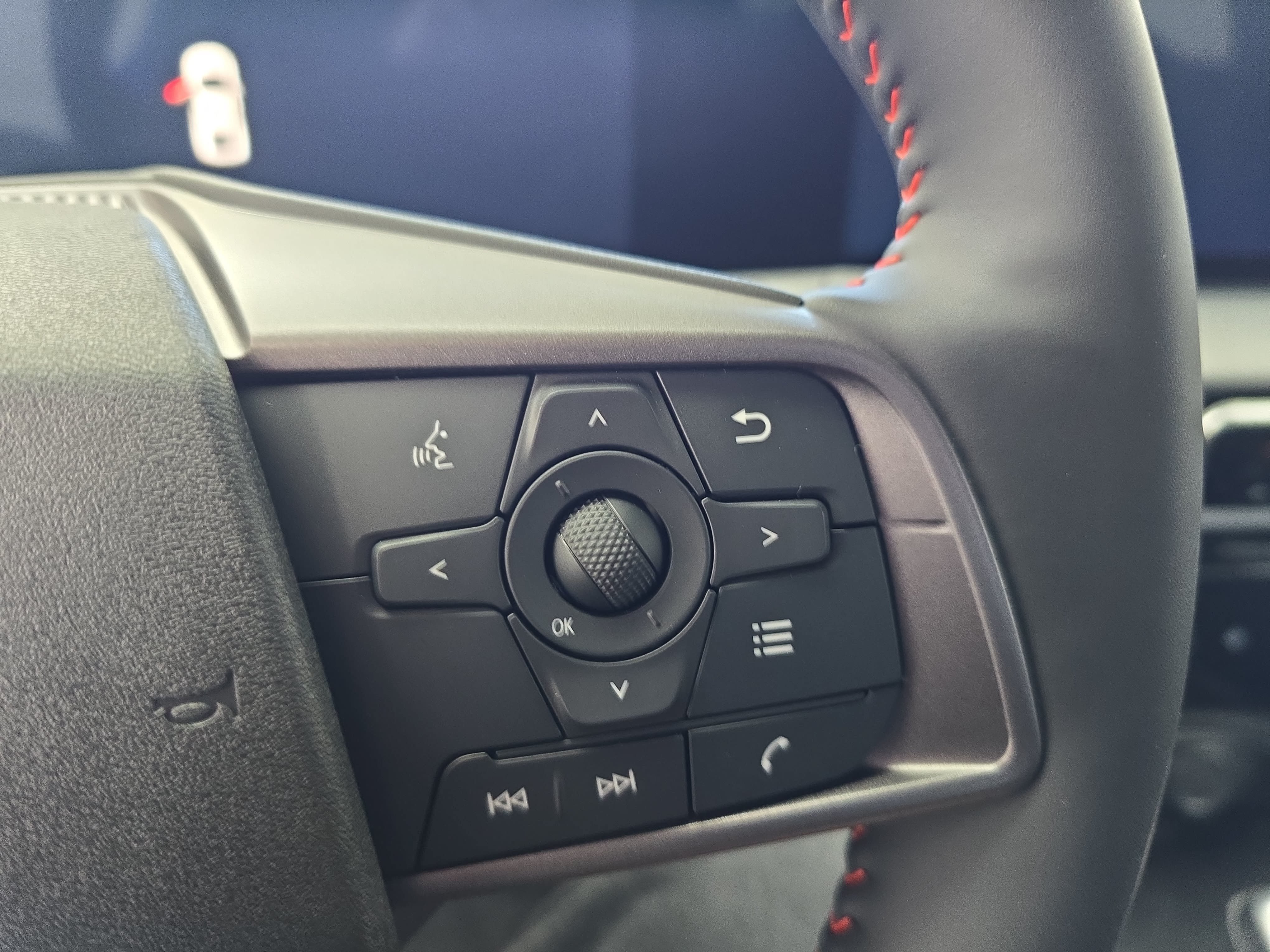 New 2026 Nissan Sentra SR w/ SR Premium Package FWD image 17