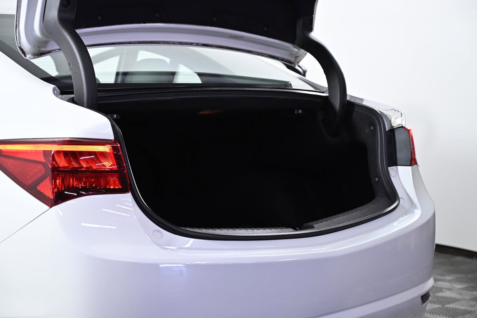 Used 2015 Acura TLX w/ Technology Package image 31