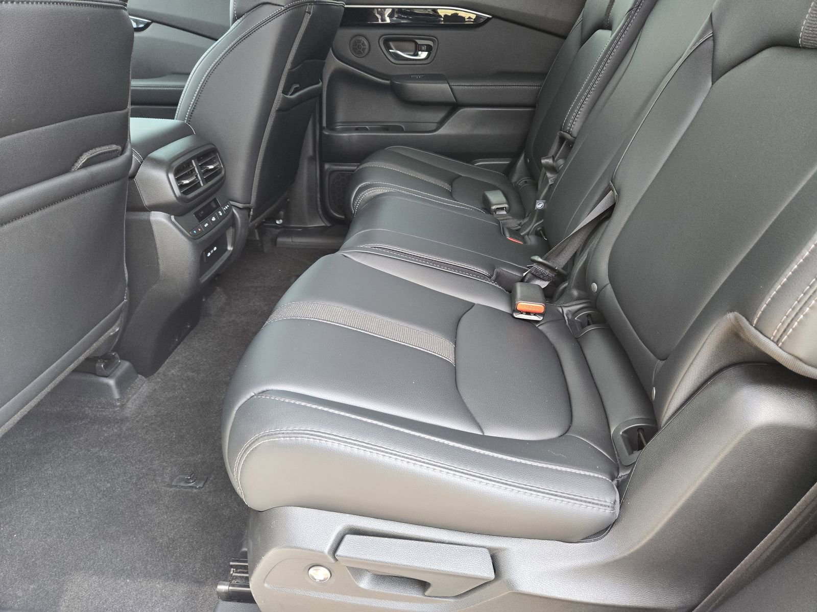 Certified 2025 Honda Pilot EX-L image 32