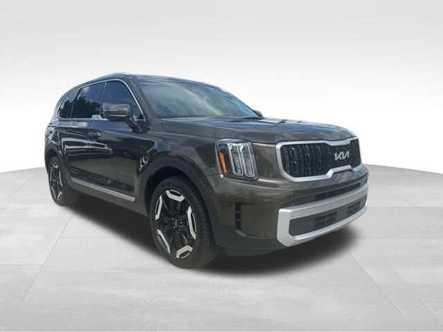 Used 2025 Kia Telluride EX w/ EX Captain's Chair Package FWD image 6