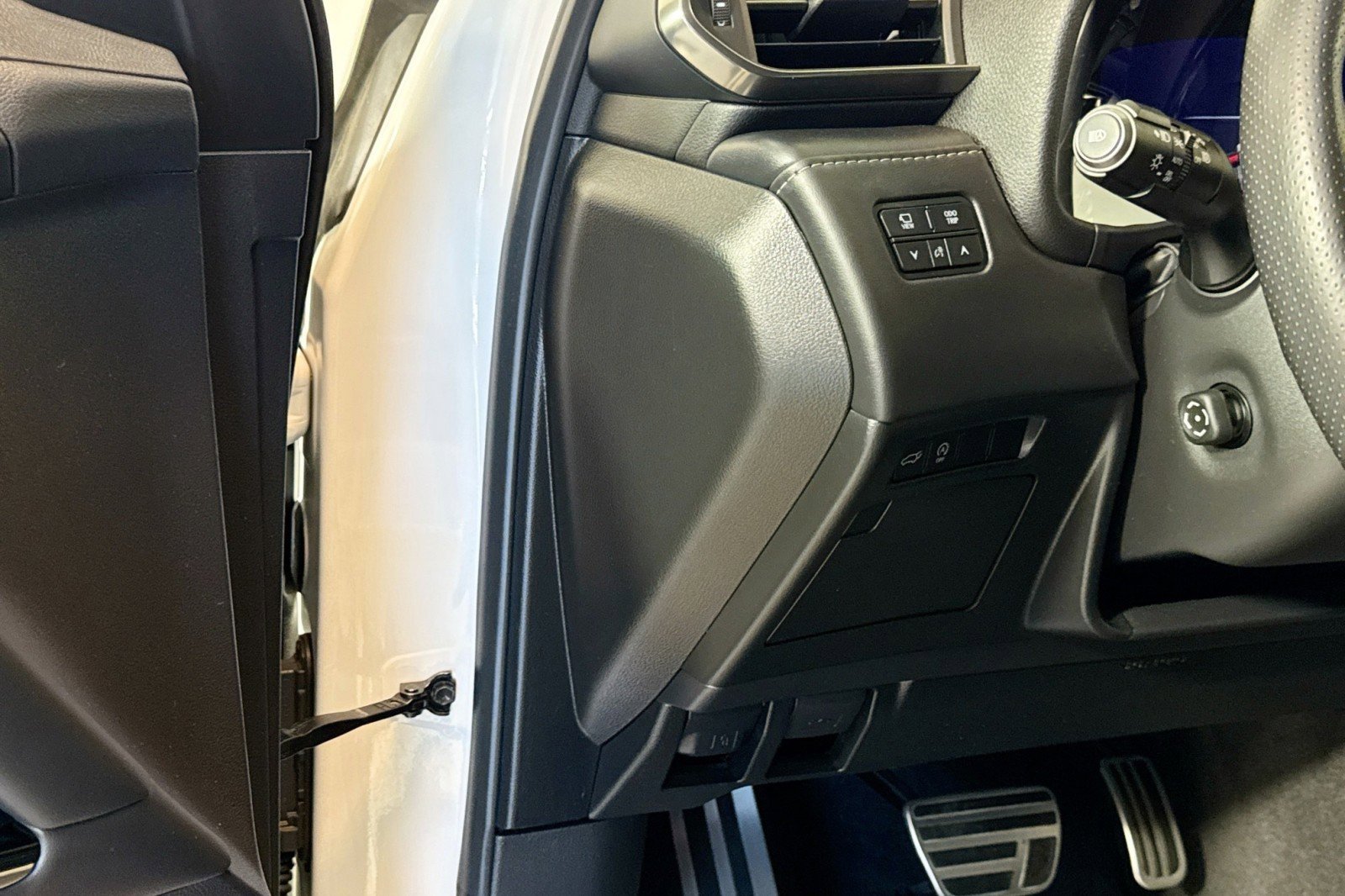 Used 2024 Lexus LX 600 F Sport AWD/4WD image 10