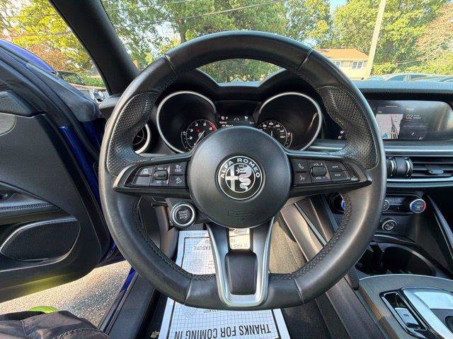 Used 2023 Alfa Romeo Stelvio Ti AWD/4WD image 35