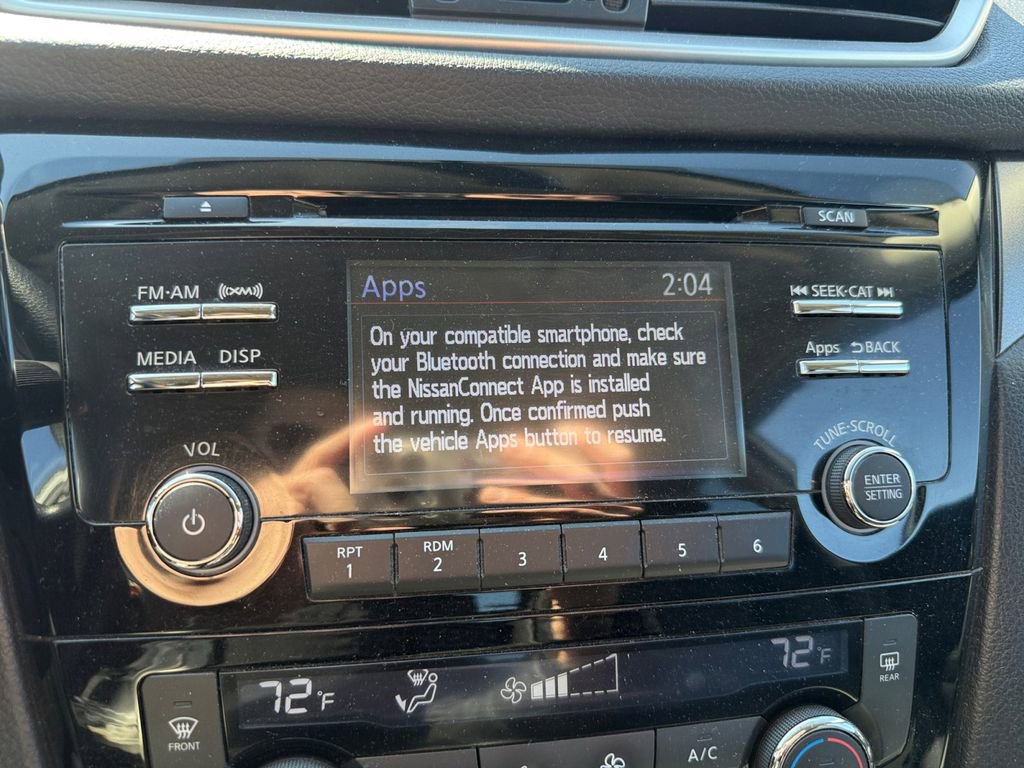 Used 2016 Nissan Rogue SV image 19