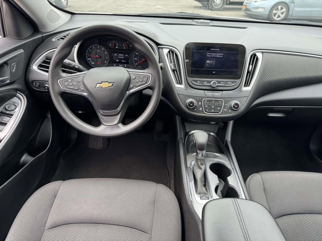 Used 2024 Chevrolet Malibu LT FWD image 11