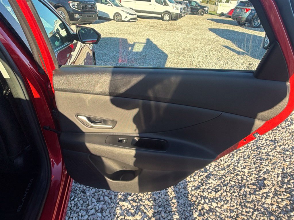 Used 2023 Hyundai Elantra Limited FWD image 51