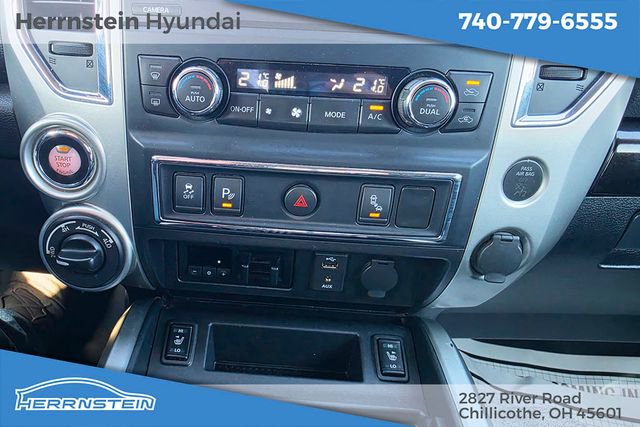 Used 2018 Nissan Titan SV AWD/4WD image 20