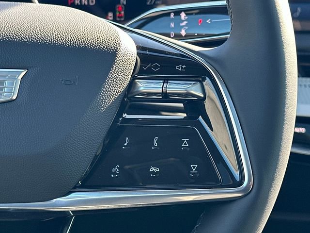 New 2026 Cadillac Optiq Luxury 2 image 6