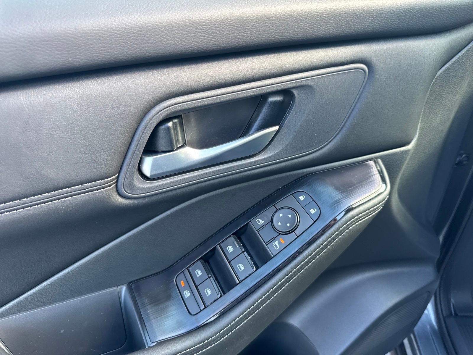 New 2026 Nissan Rogue SV image 12