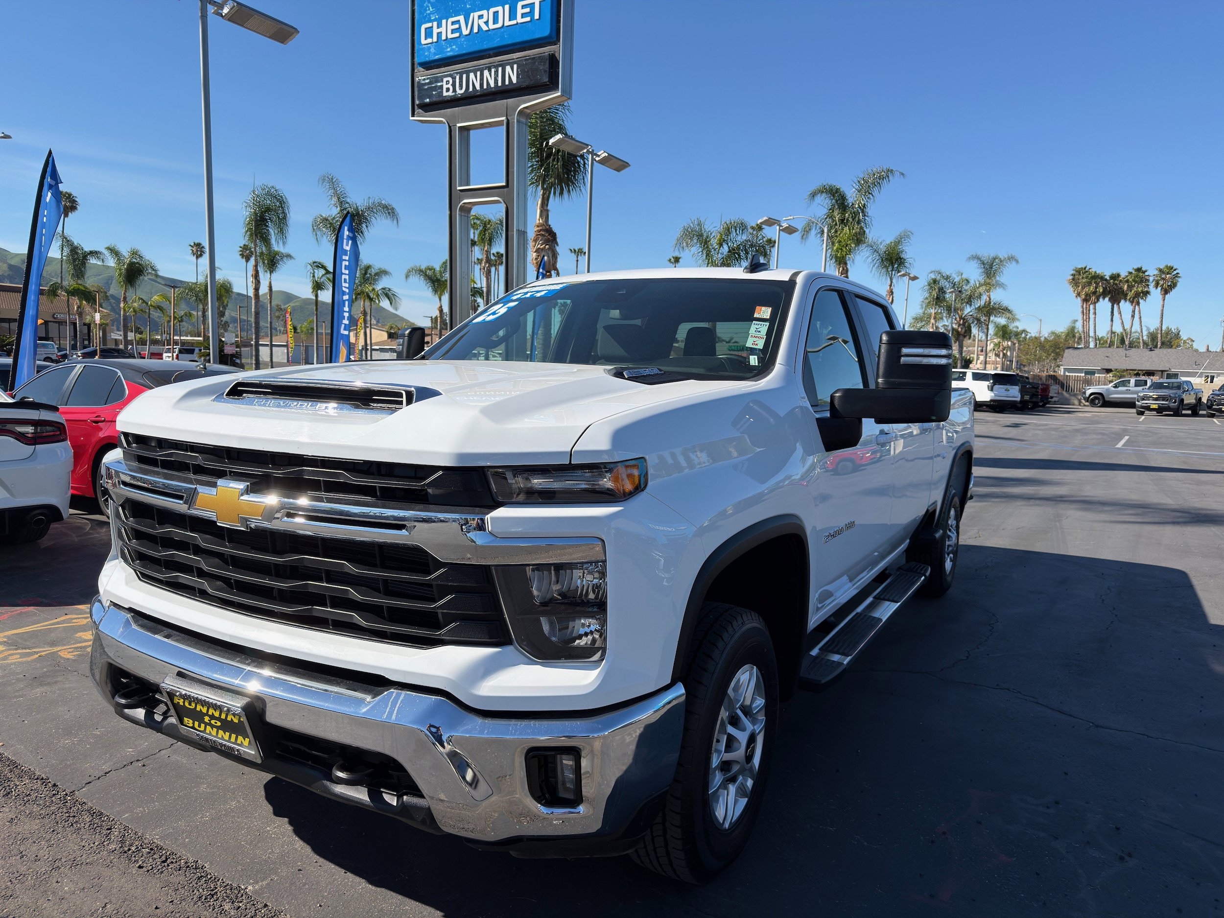 Used 2025 Chevrolet Silverado 2500 LT w/ Convenience Package AWD/4WD image 4