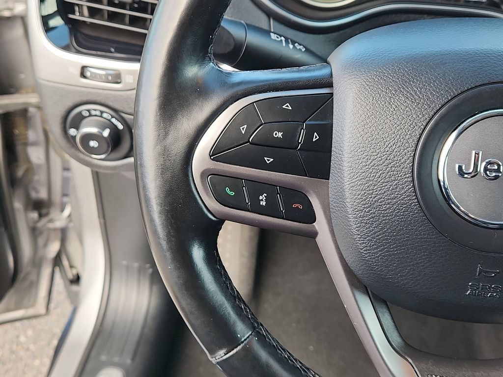 Used 2020 Jeep Cherokee Limited AWD/4WD image 15