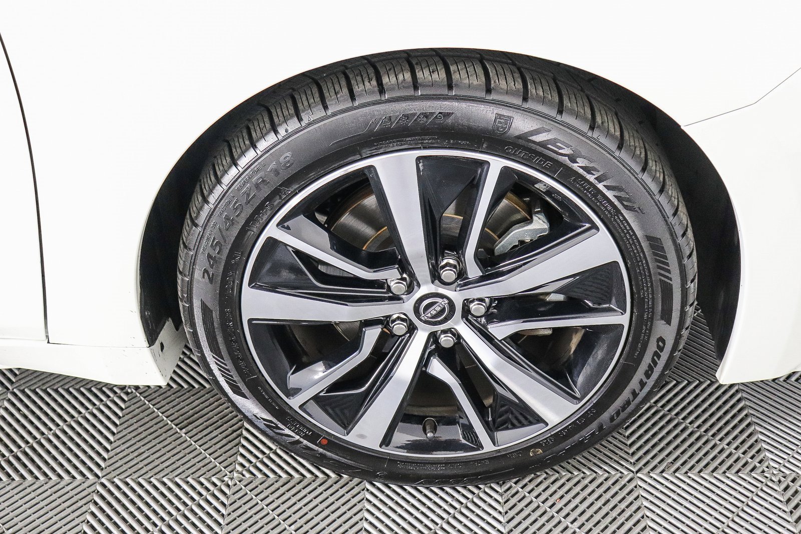 Used 2023 Nissan Maxima SV w/ Floor Mat Group image 11