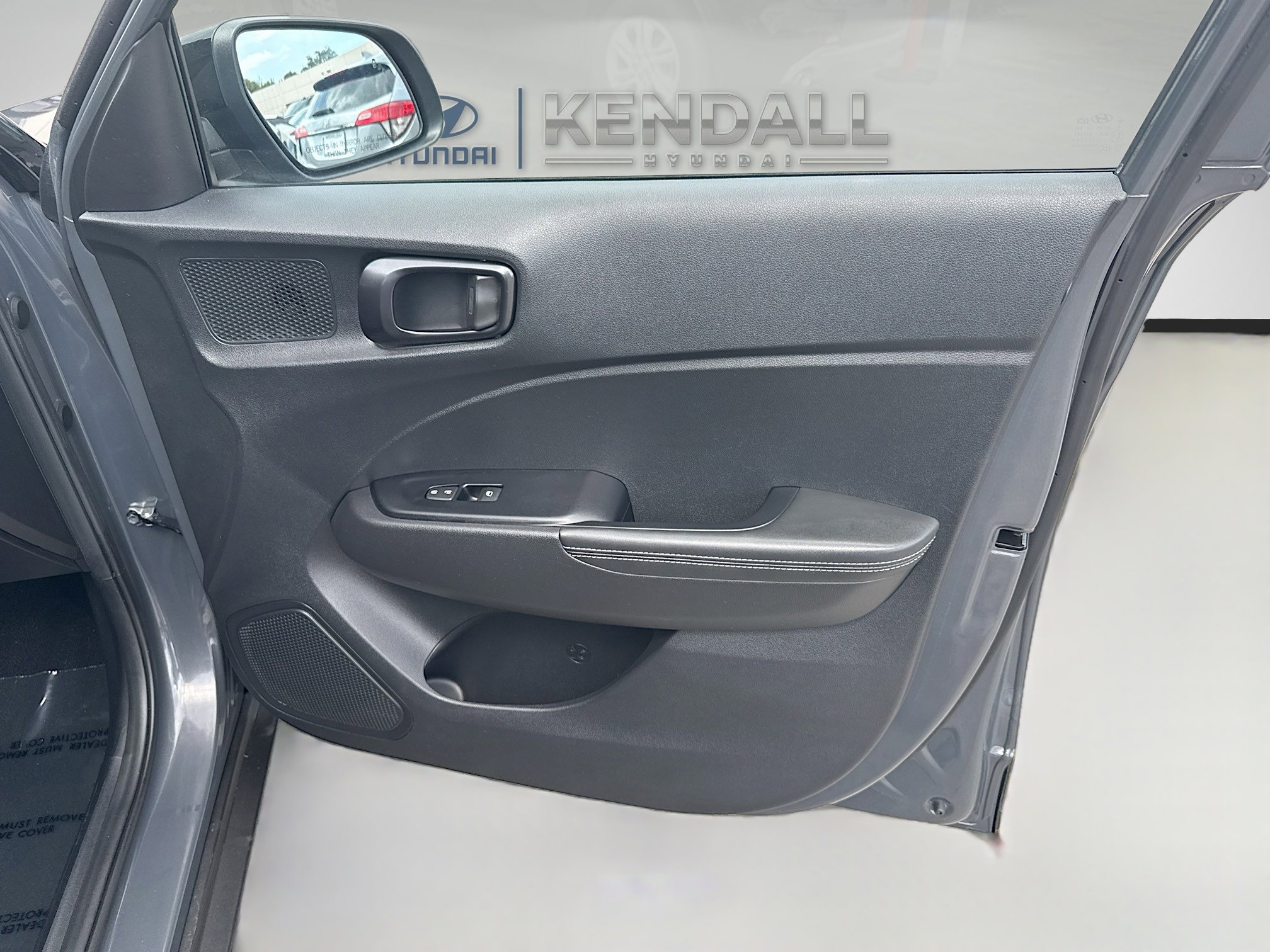 Used 2023 Hyundai Venue Limited w/ Cargo Package FWD image 30