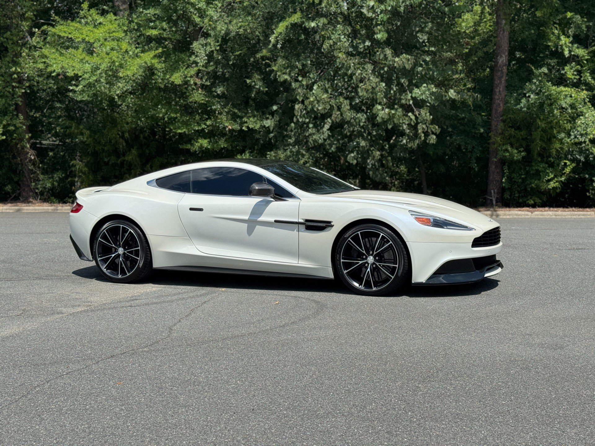 Used 2014 Aston Martin Vanquish Coupe RWD image 15