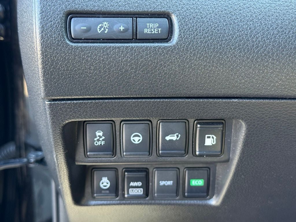 Used 2019 Nissan Rogue SV w/ Premium Package AWD/4WD image 31