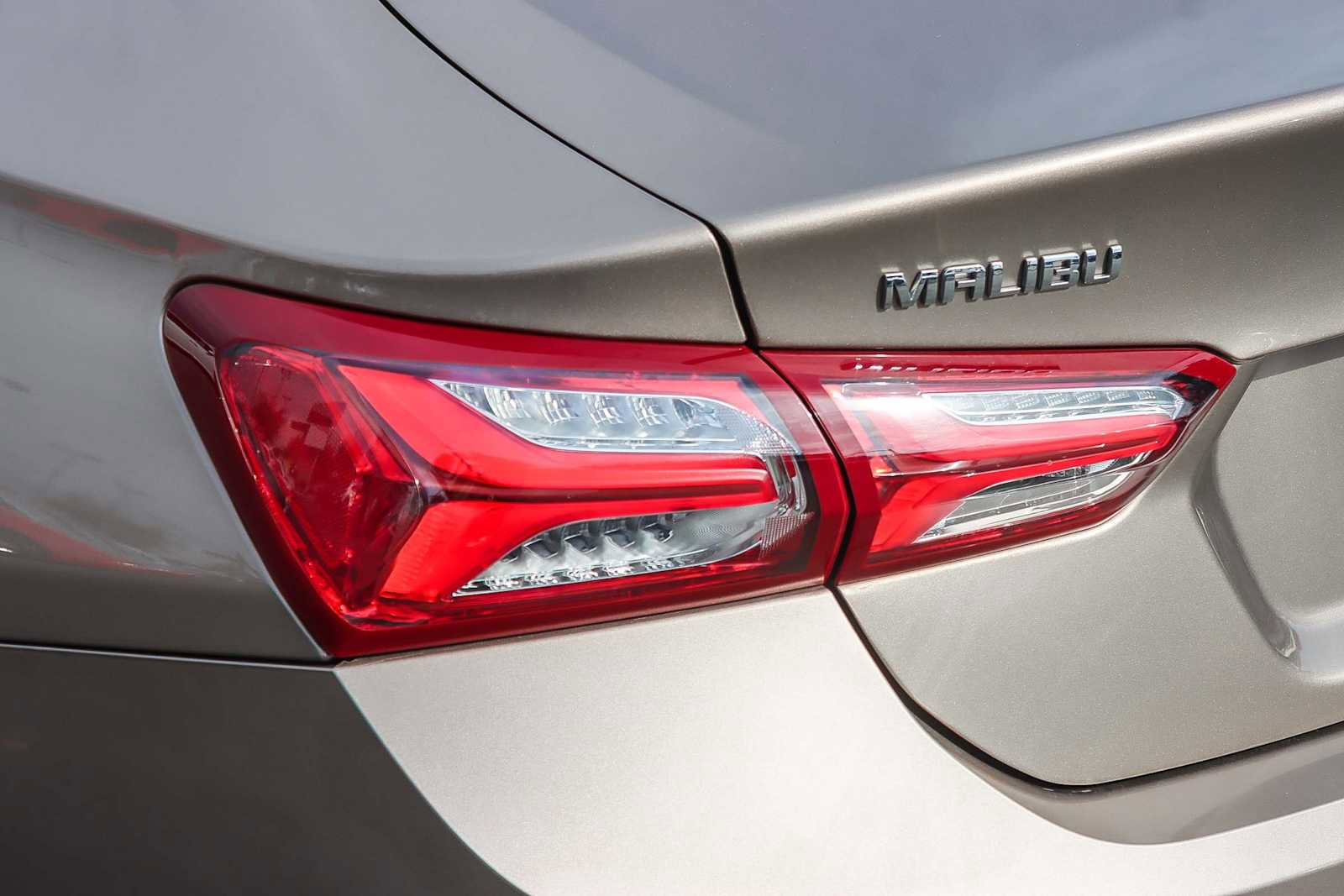 Used 2019 Chevrolet Malibu LT w/ Driver Confidence Package II image 8