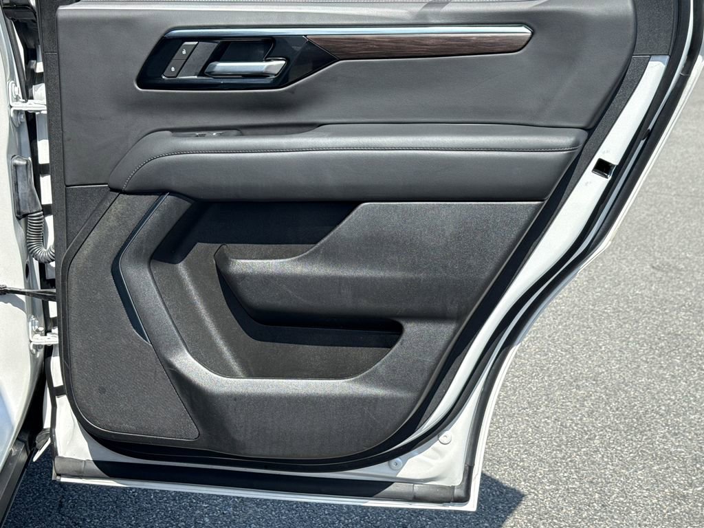 Used 2025 Chevrolet Tahoe Z71 image 14