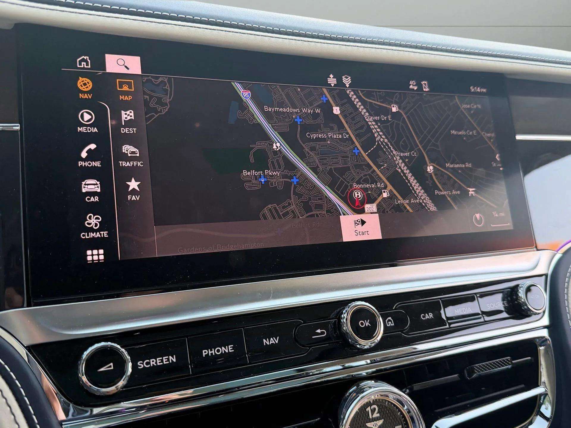 Used 2024 Bentley Flying Spur V8 image 47