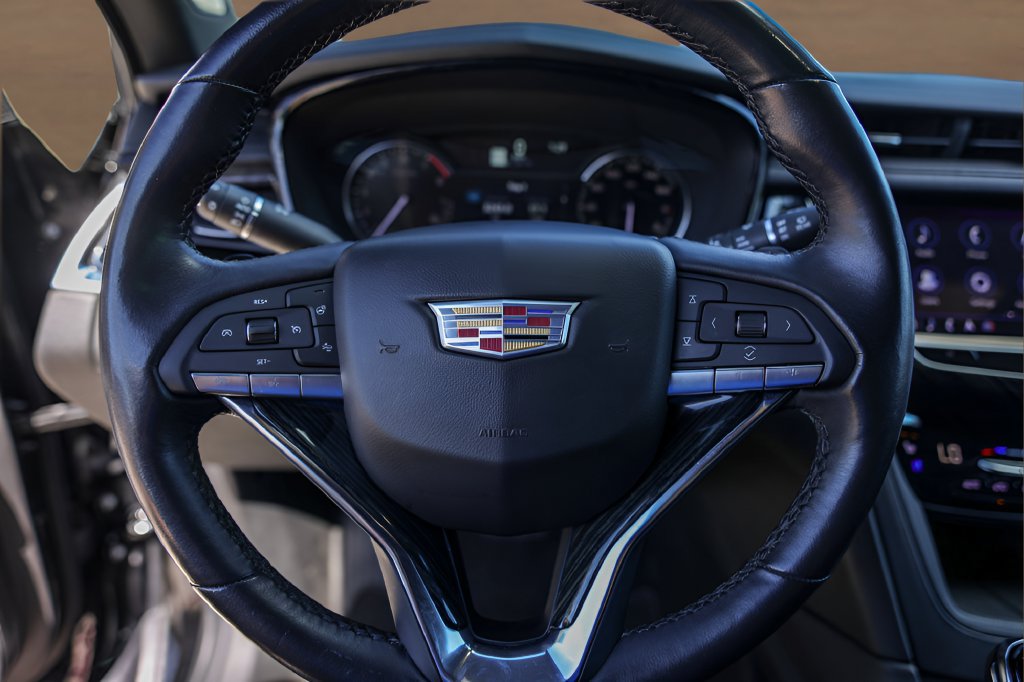 Certified 2025 Cadillac XT6 Premium Luxury FWD image 12