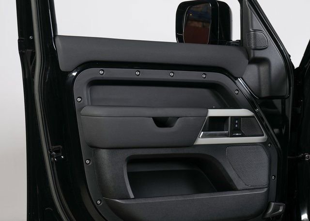 Used 2023 Land Rover Defender 110 S image 23