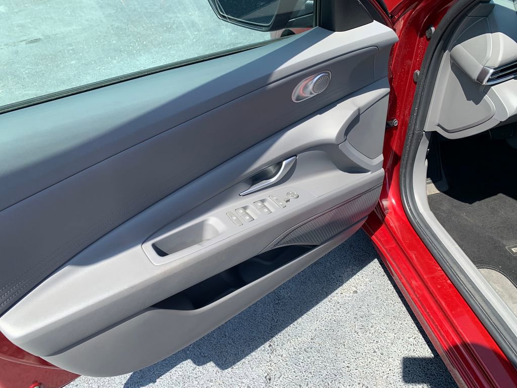 Used 2024 Hyundai Elantra SEL FWD image 10