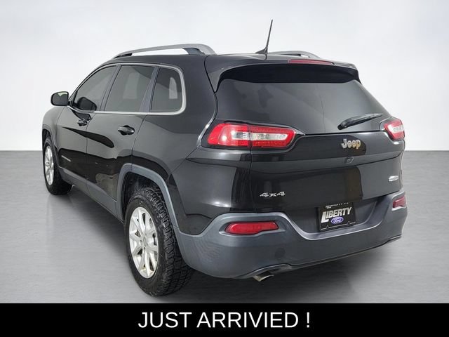 Used 2016 Jeep Cherokee Latitude AWD/4WD image 5