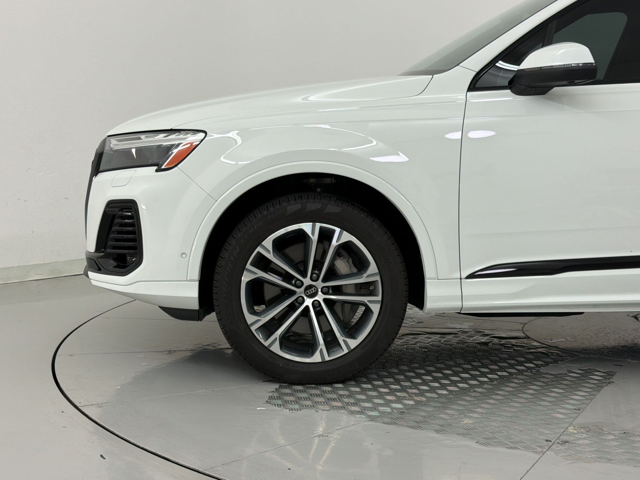 Certified 2026 Audi Q7 3.0T Premium w/ Convenience Plus Package AWD/4WD image 23