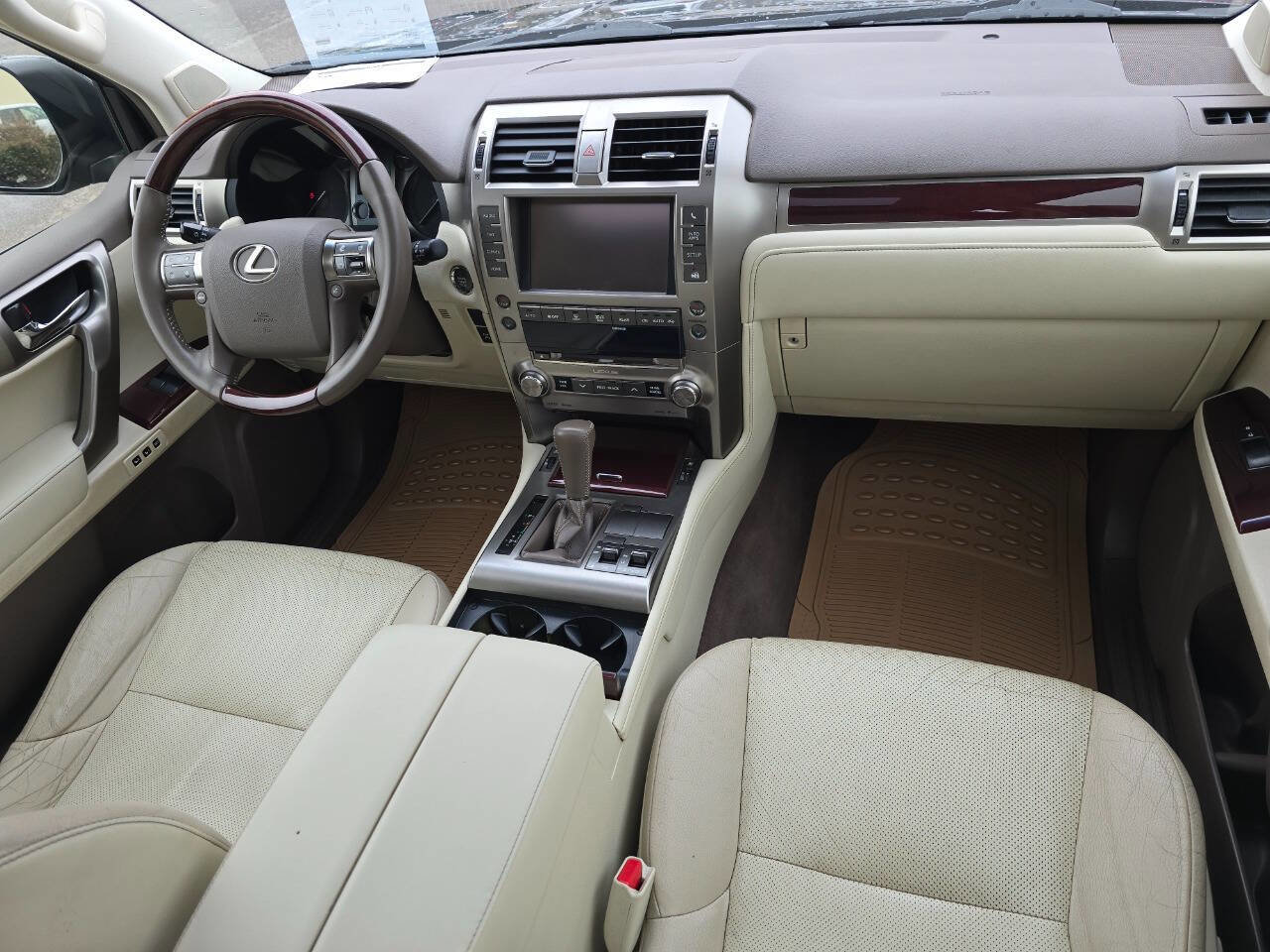 Used 2017 Lexus GX 460 Premium w/ Premium Package image 27