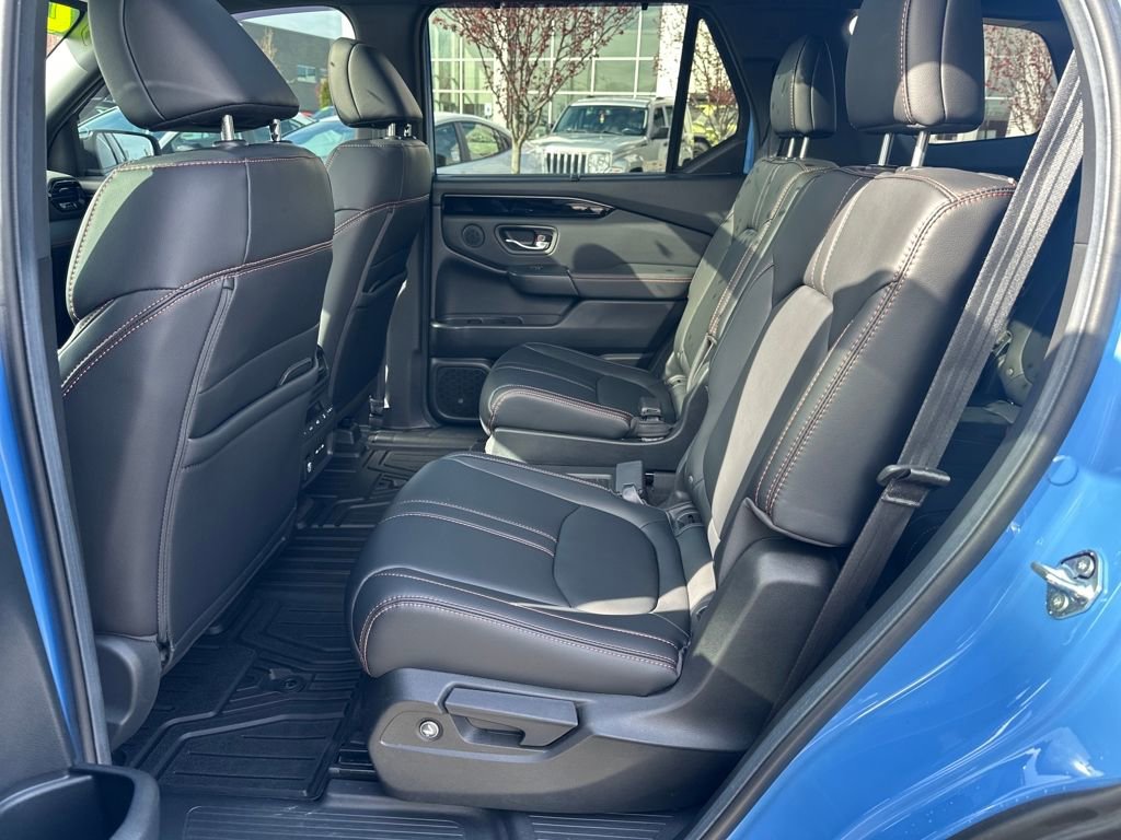 Used 2024 Honda Pilot TrailSport image 14