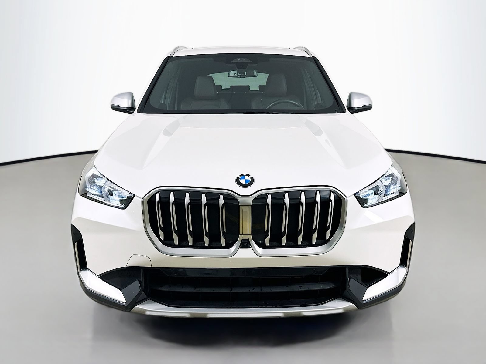 Used 2023 BMW X1 xDrive28i w/ Premium Package AWD/4WD image 2