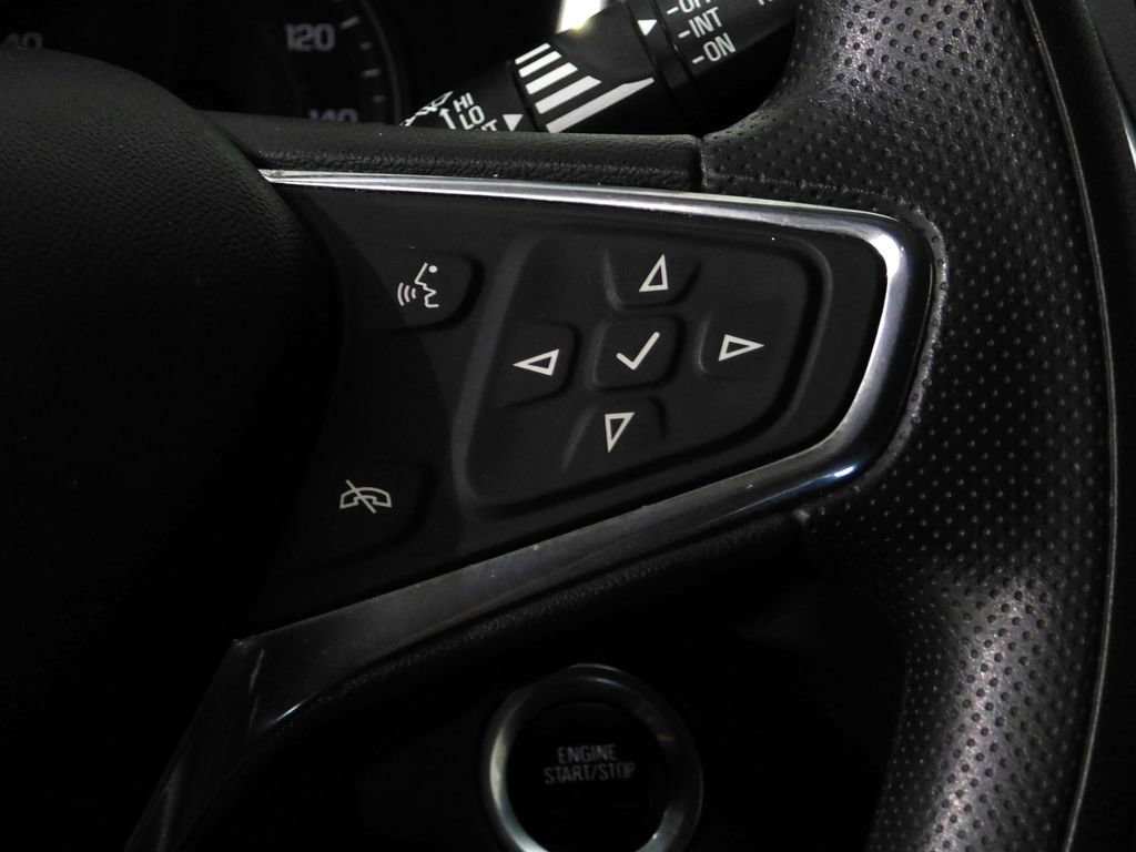 Used 2020 Chevrolet Equinox LT image 42