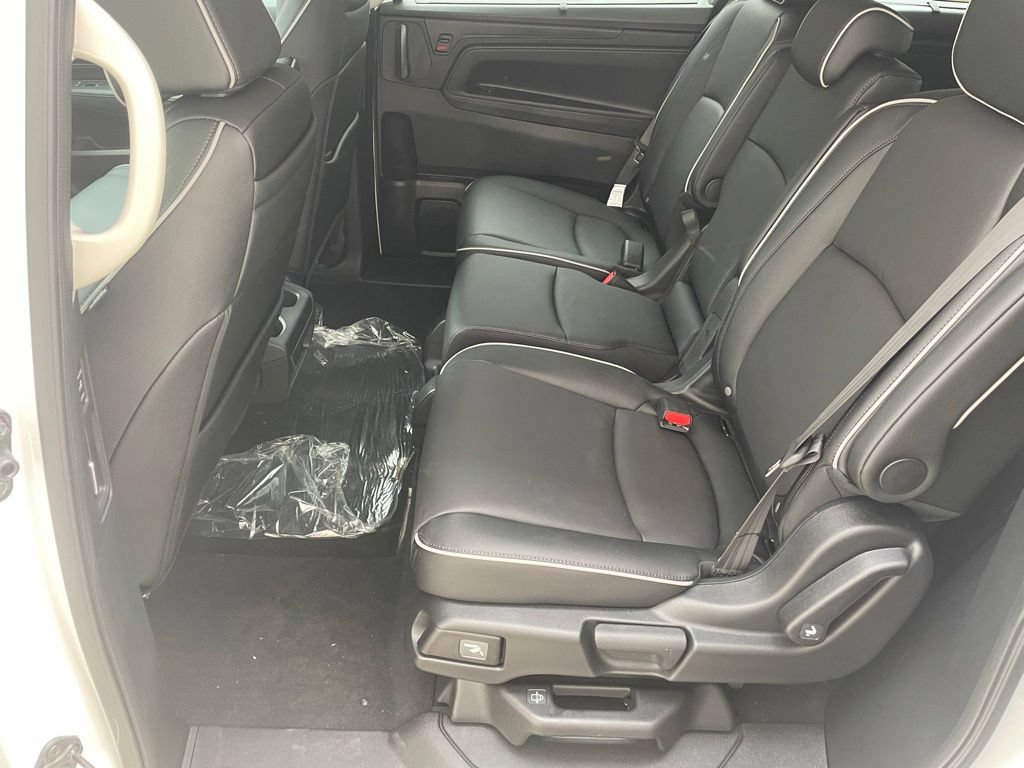 New 2026 Honda Odyssey Touring image 11