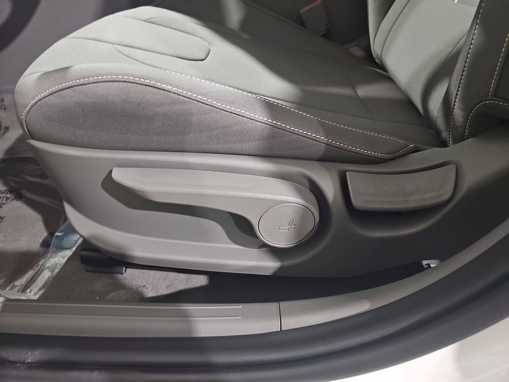 New 2026 Hyundai Elantra Sport image 30