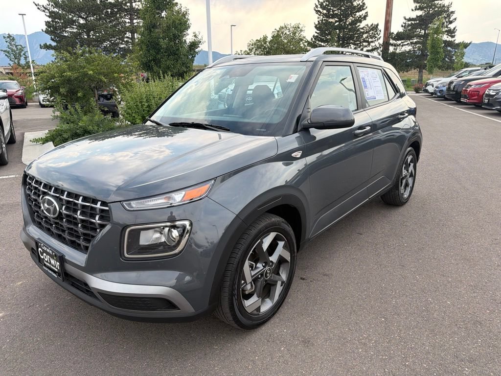 Used 2025 Hyundai Venue SEL FWD image 3
