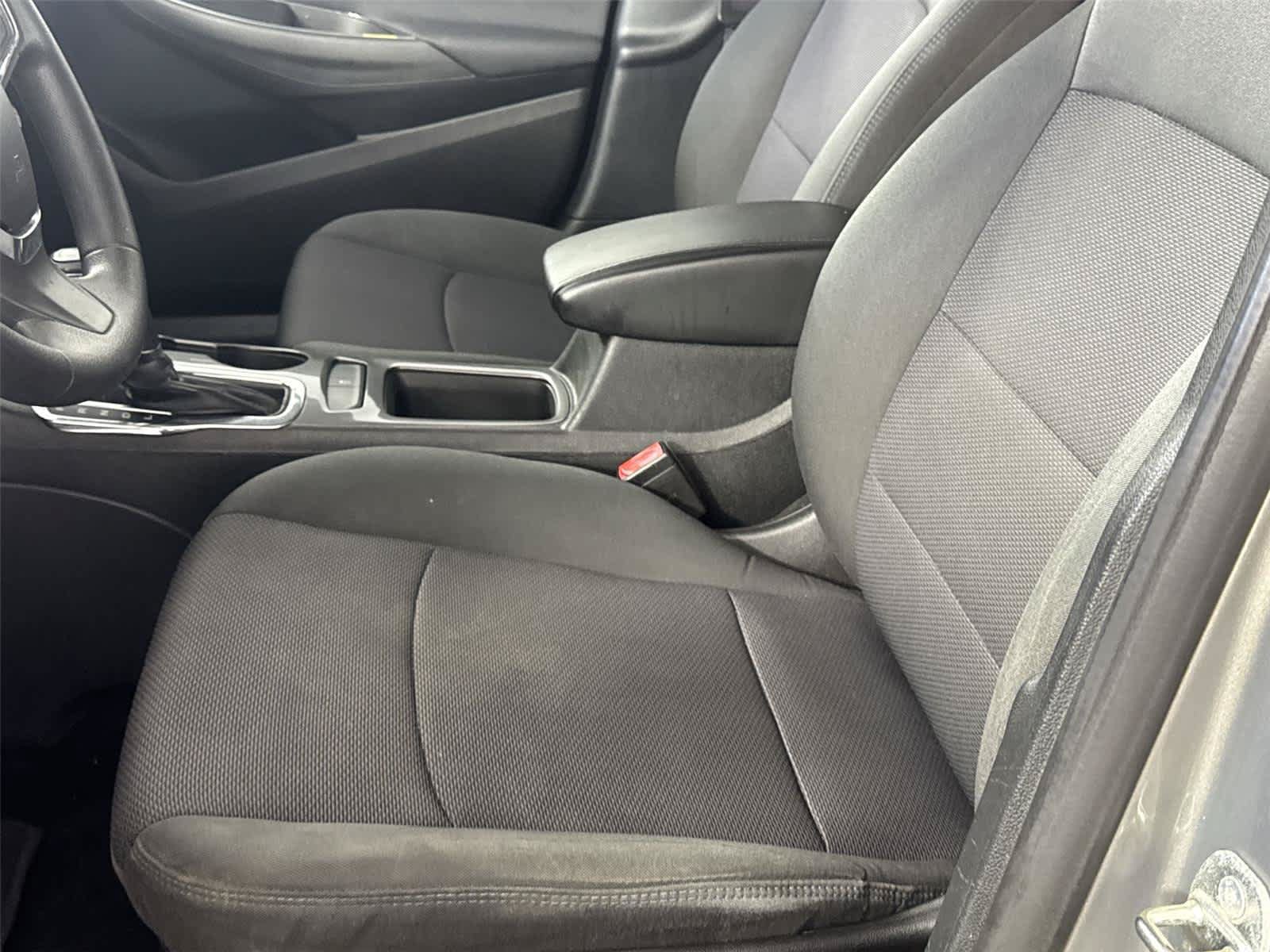 Used 2017 Chevrolet Cruze LT FWD image 13