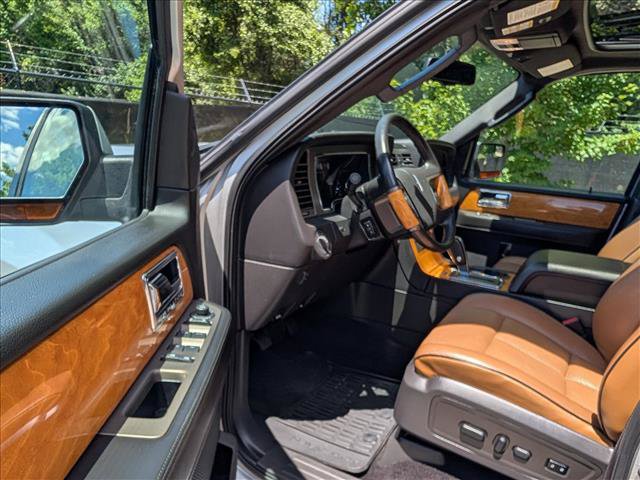 Used 2012 Lincoln Navigator L 4WD image 34