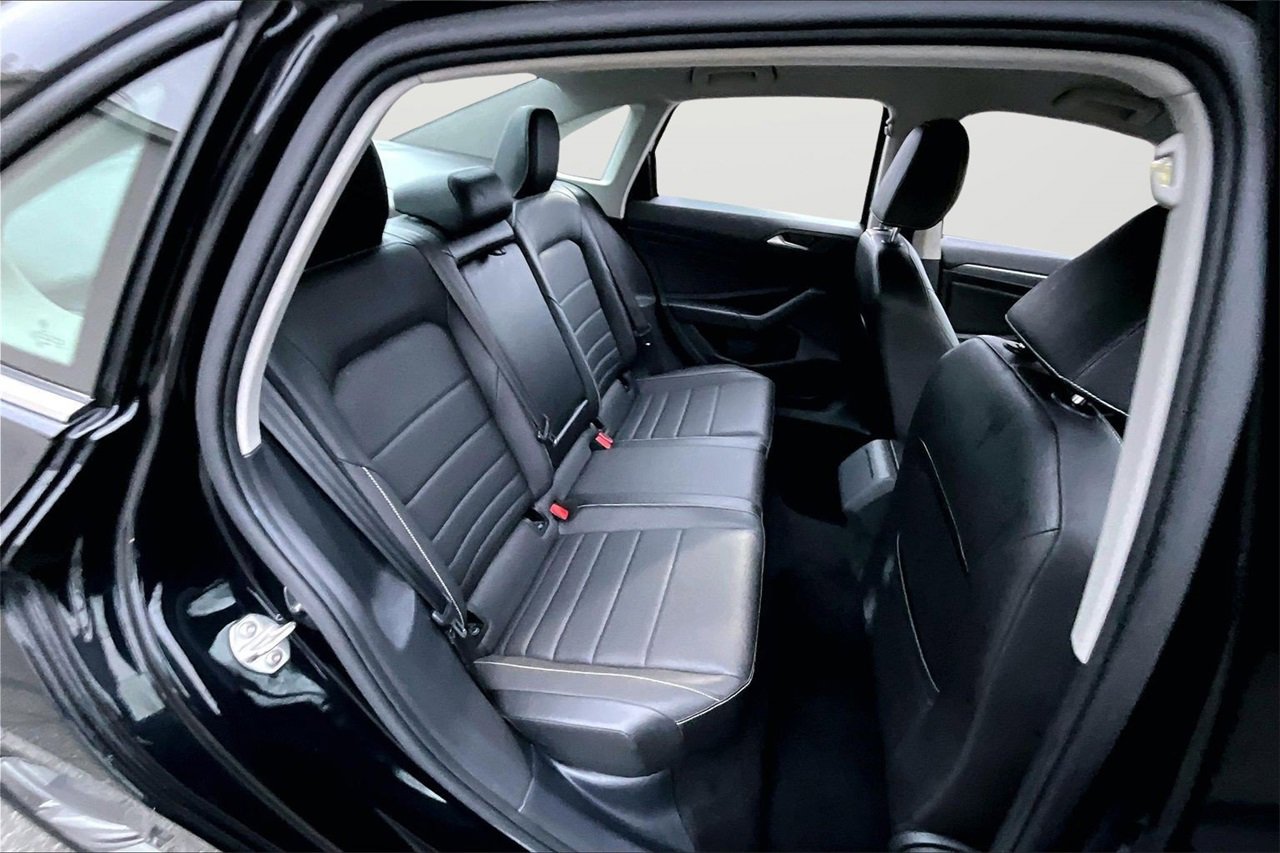 Used 2024 Volkswagen Jetta SE image 22