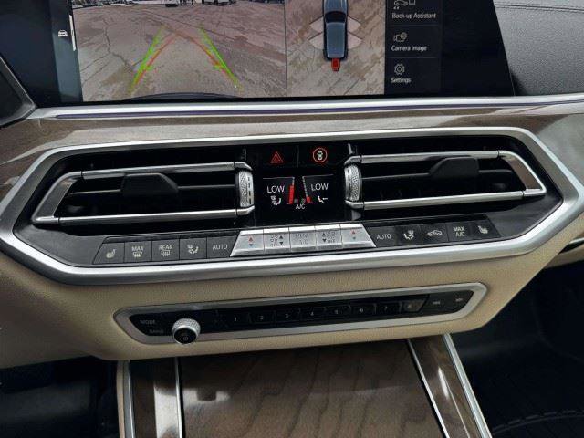 Used 2021 BMW X5 xDrive40i w/ Premium Package AWD/4WD image 32