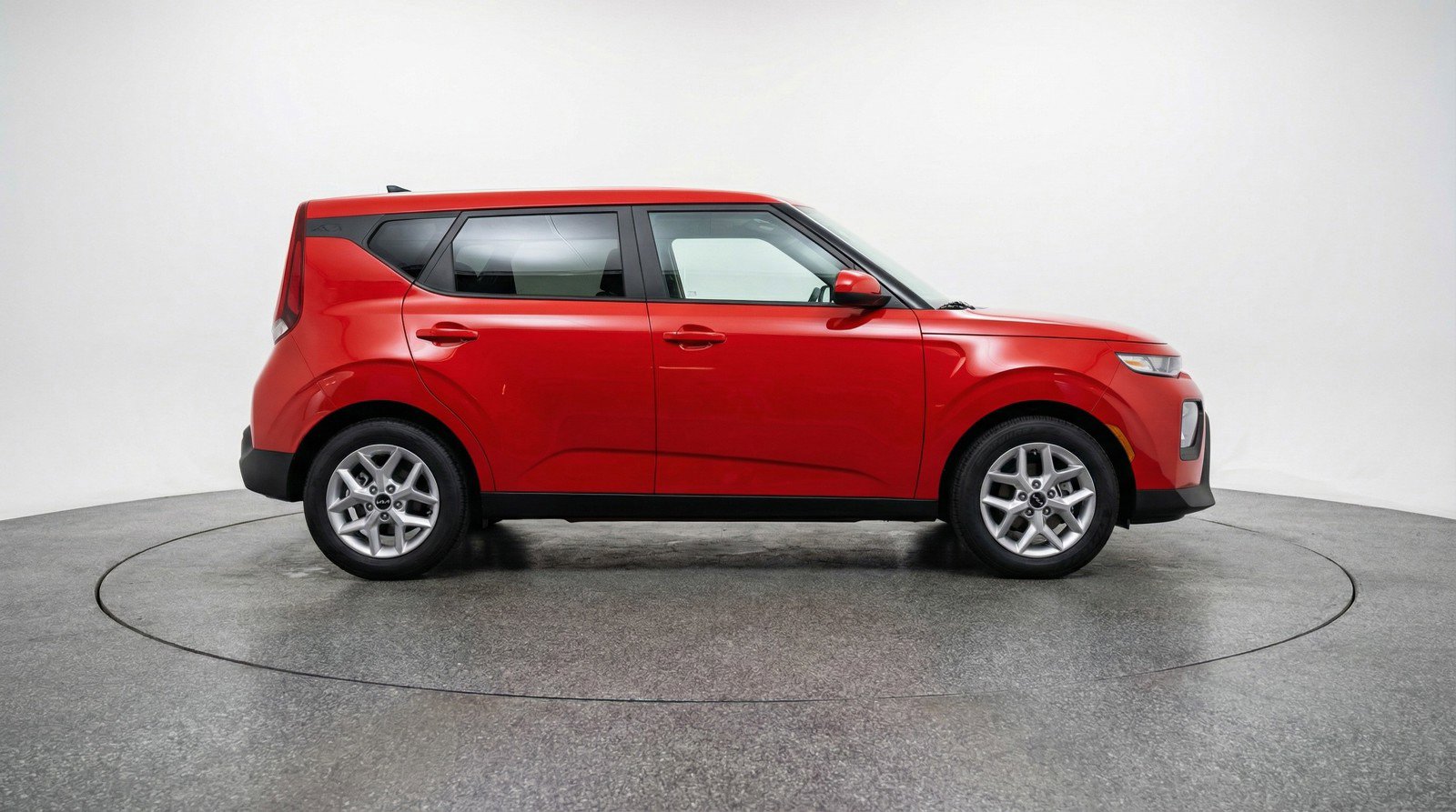 Used 2025 Kia Soul LX w/ LX Technology Package FWD image 11