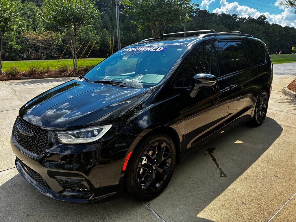 Used 2025 Chrysler Pacifica Limited FWD image 12