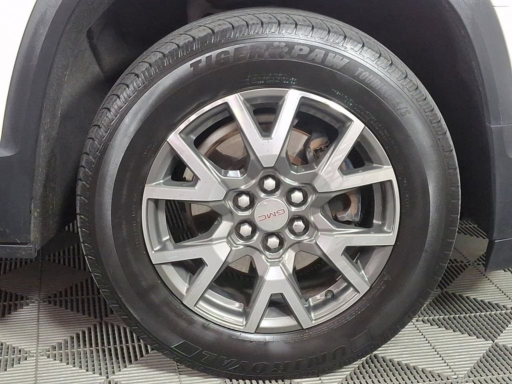Used 2020 GMC Acadia SLE w/ LPO, Floor Liner Package FWD image 11