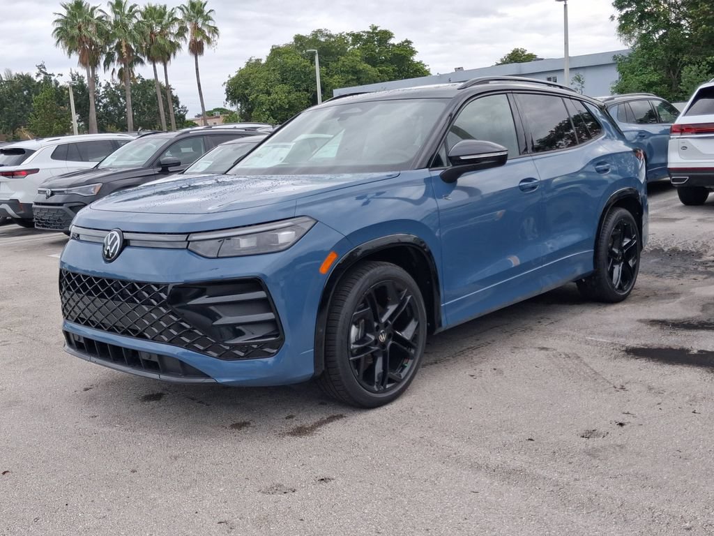 New 2026 Volkswagen Tiguan SE R-Line FWD image 3