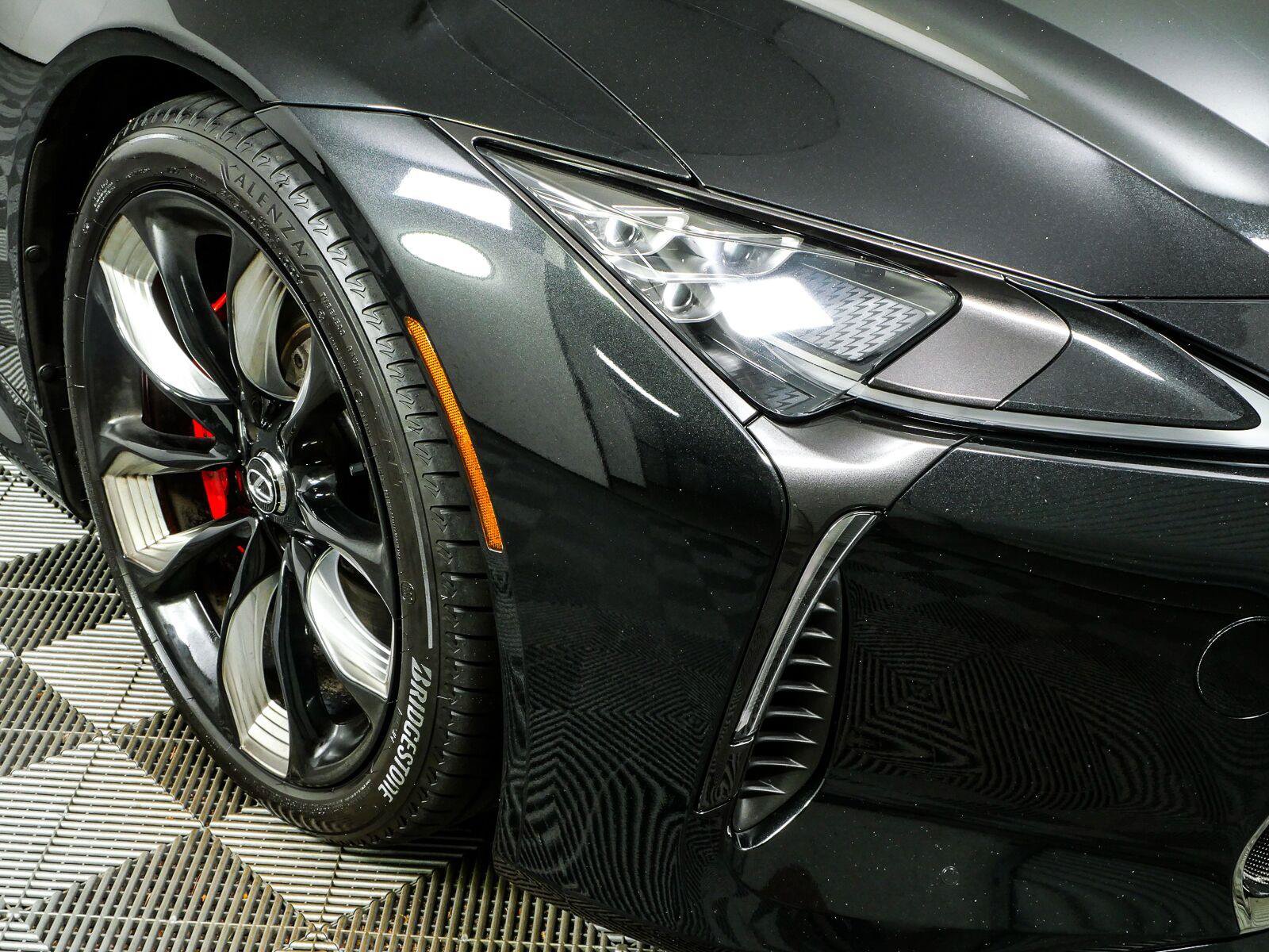 Used 2024 Lexus LC 500 Coupe w/ Sport Package RWD image 33