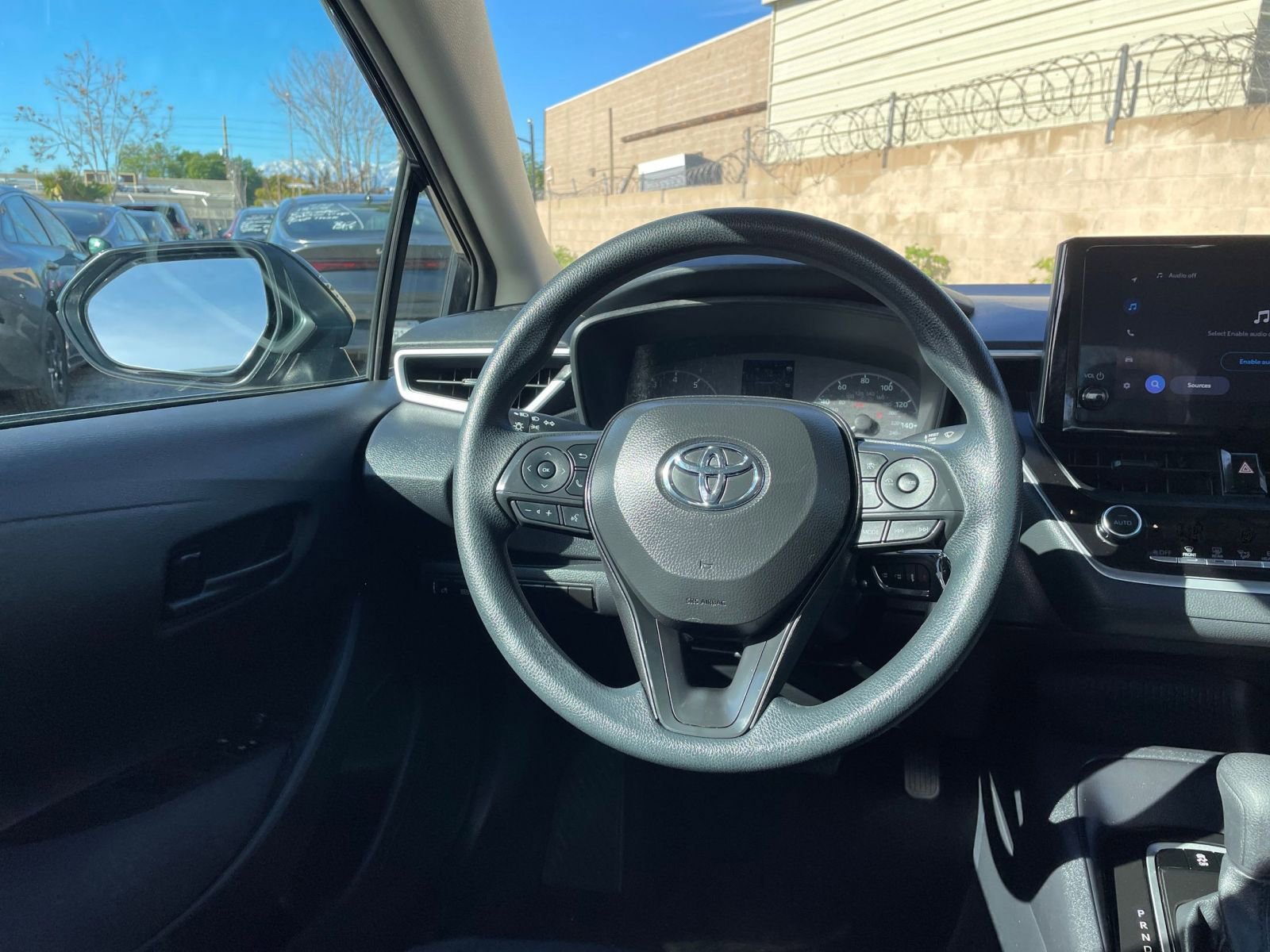 Used 2025 Toyota Corolla LE image 32