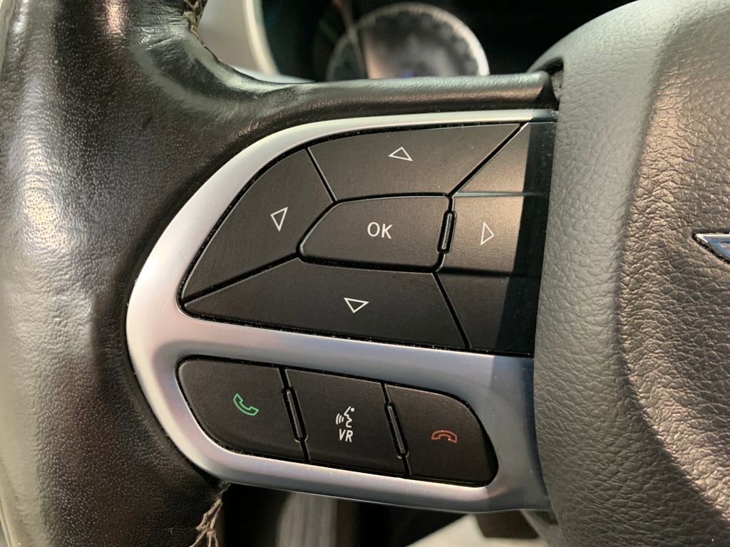 Used 2021 Chrysler Pacifica Touring-L image 23