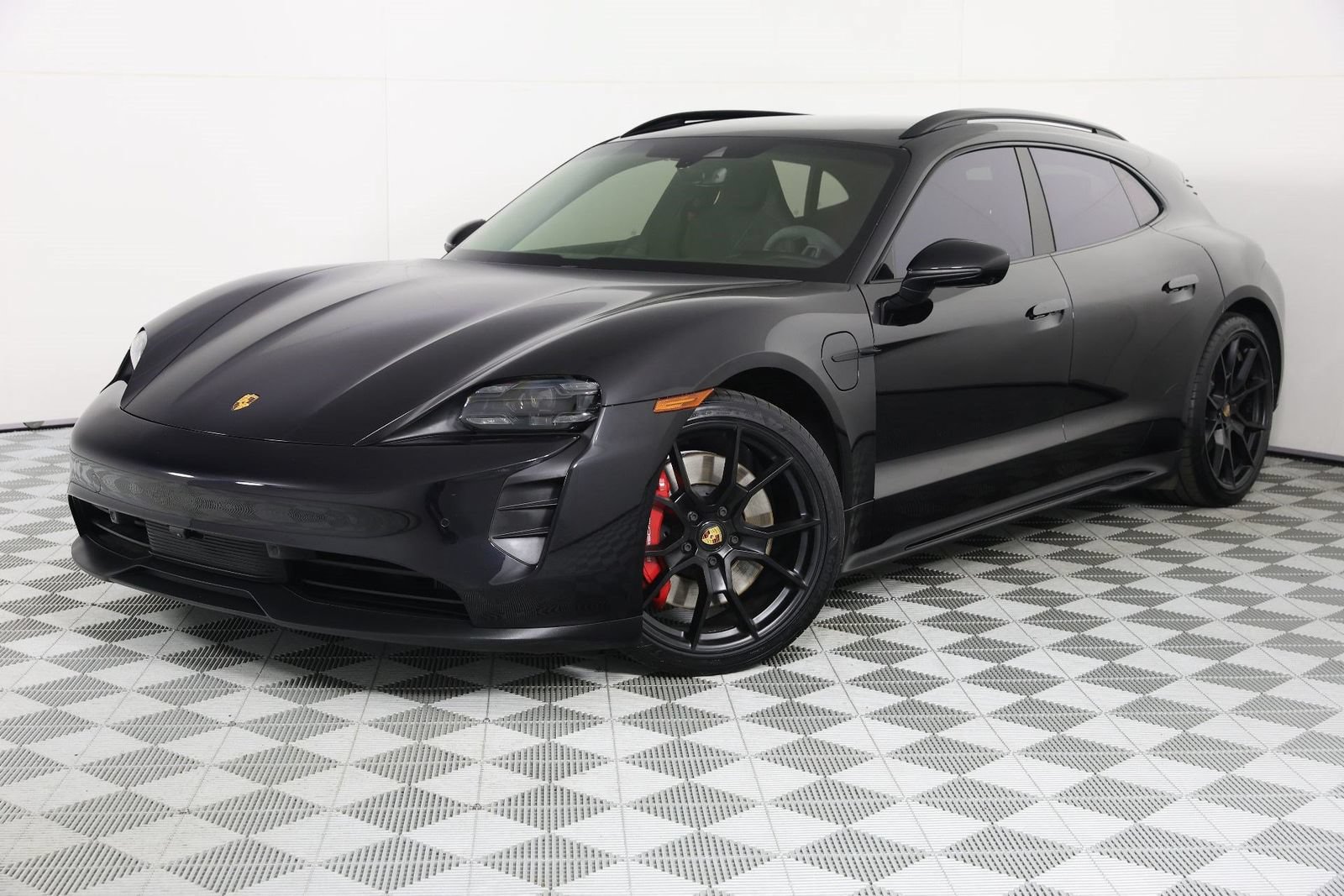 Certified 2024 Porsche Taycan GTS AWD/4WD image 33