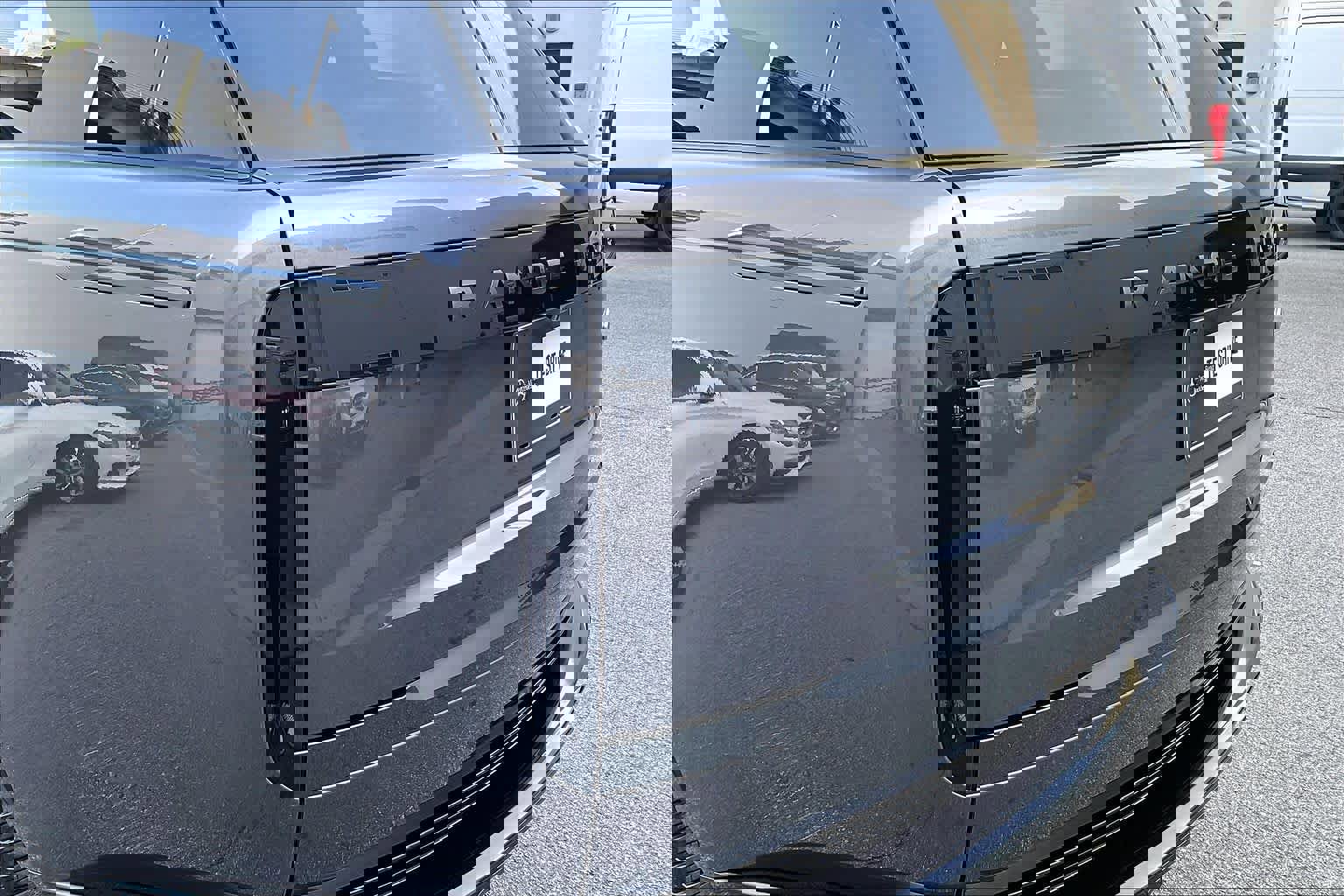 Used 2023 Land Rover Range Rover Long Wheelbase First Edition image 28