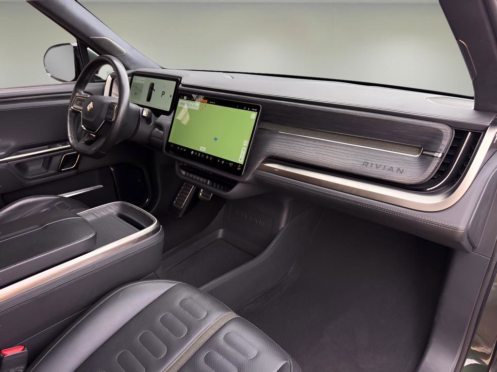 Used 2023 Rivian R1S Adventure image 23