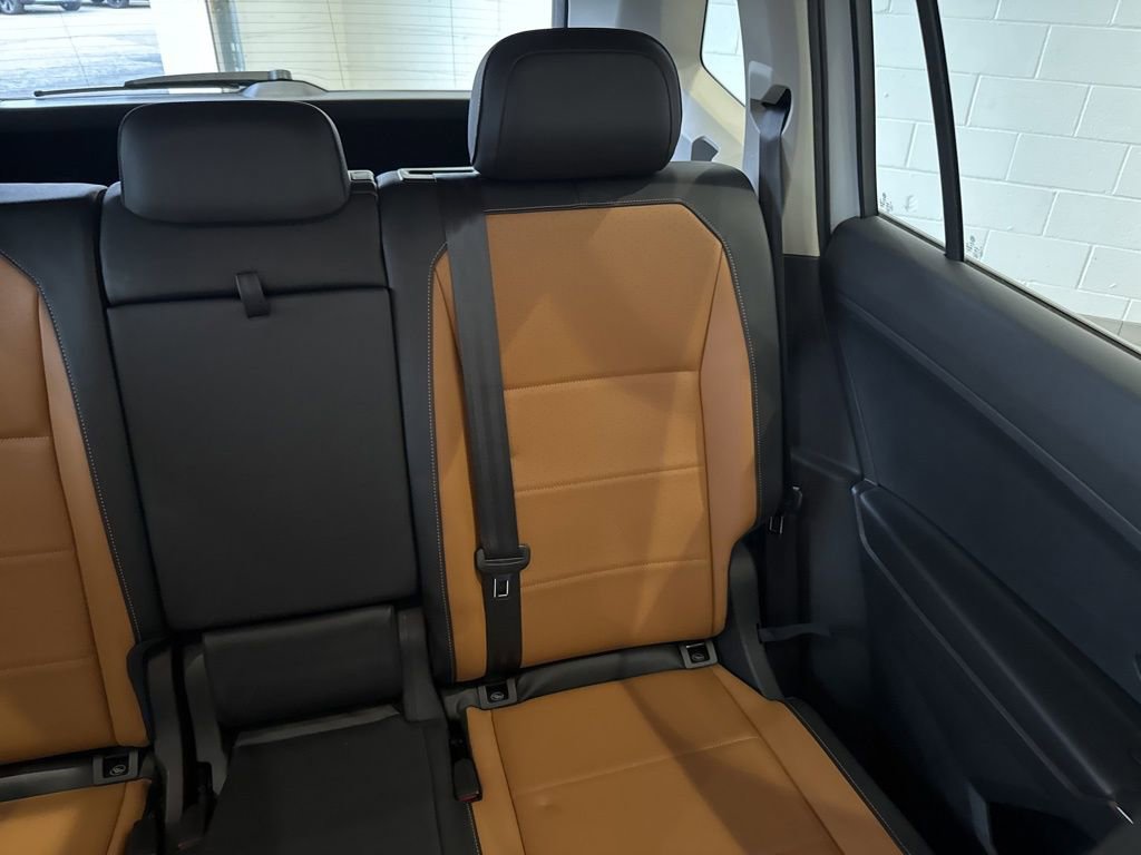 Used 2018 Volkswagen Tiguan SE image 16