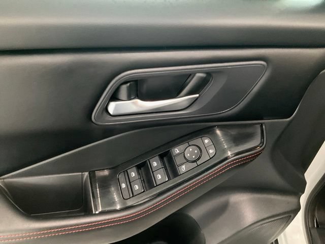 Used 2025 Nissan Rogue SV AWD/4WD image 5